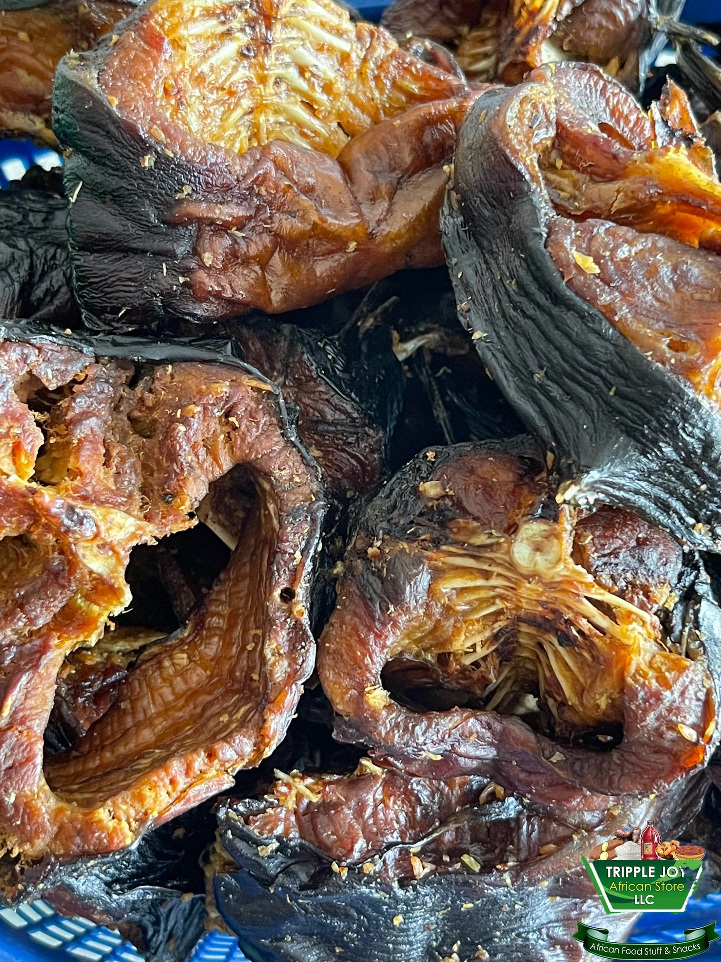 Cut dry fish 4 pieces