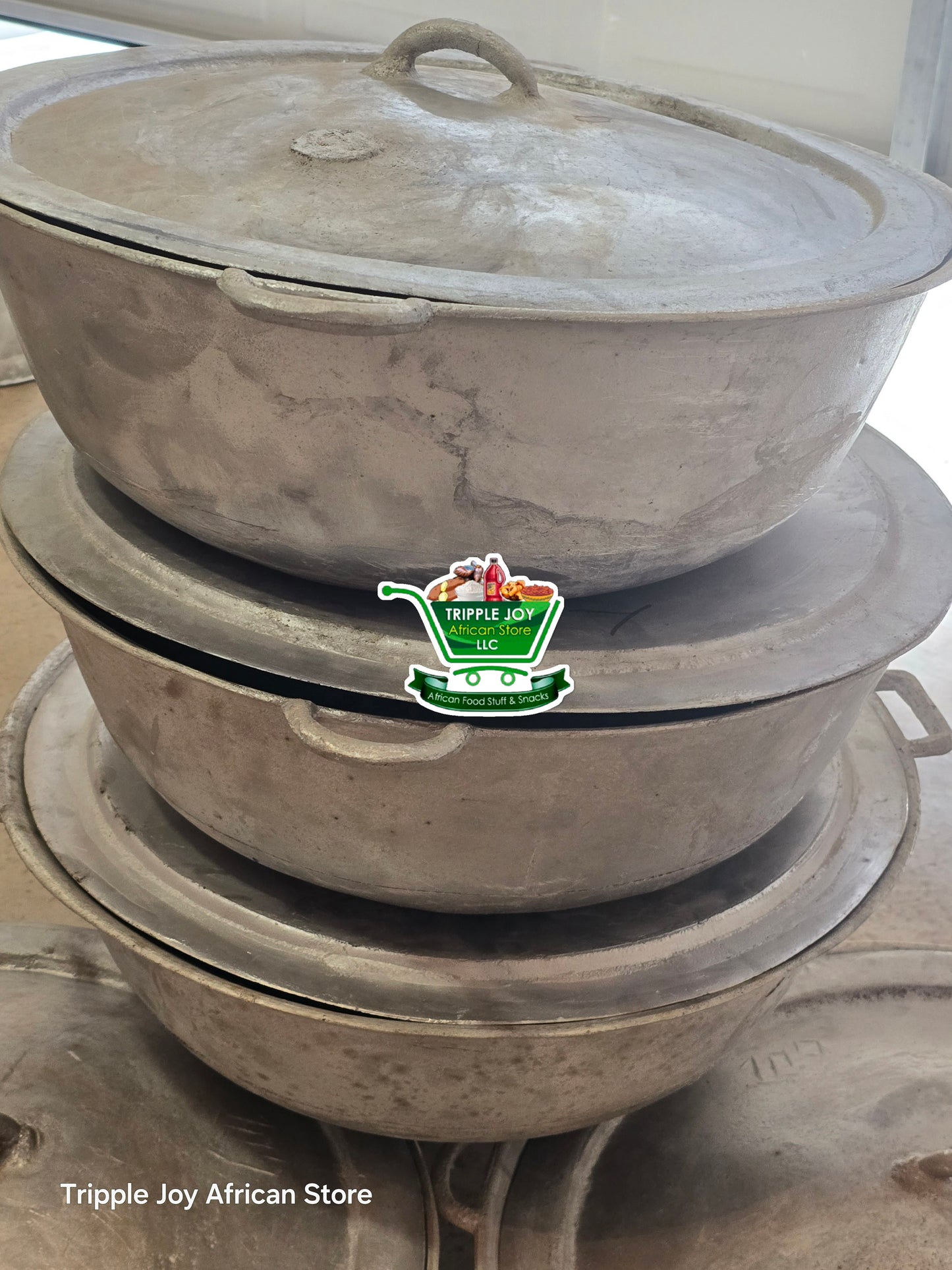 Small basia pots